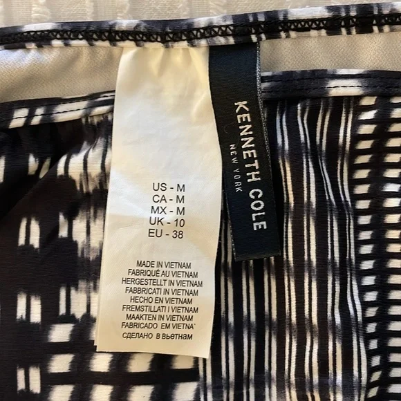 Kenneth Cole NY Two Piece Bathing Suit - Medium - Picture 4 of 5